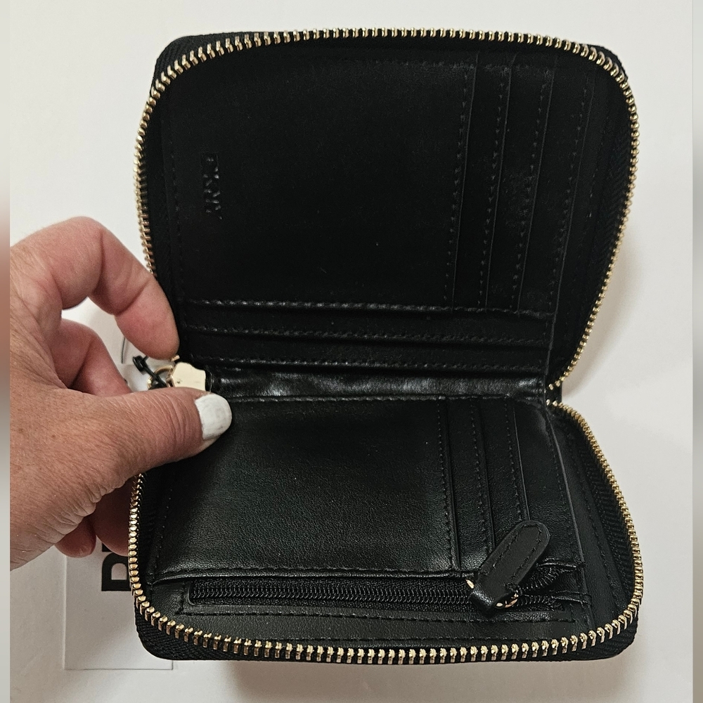 NWT Dkny Vela Small Zip Around Wallet Black - Picture 5 of 6